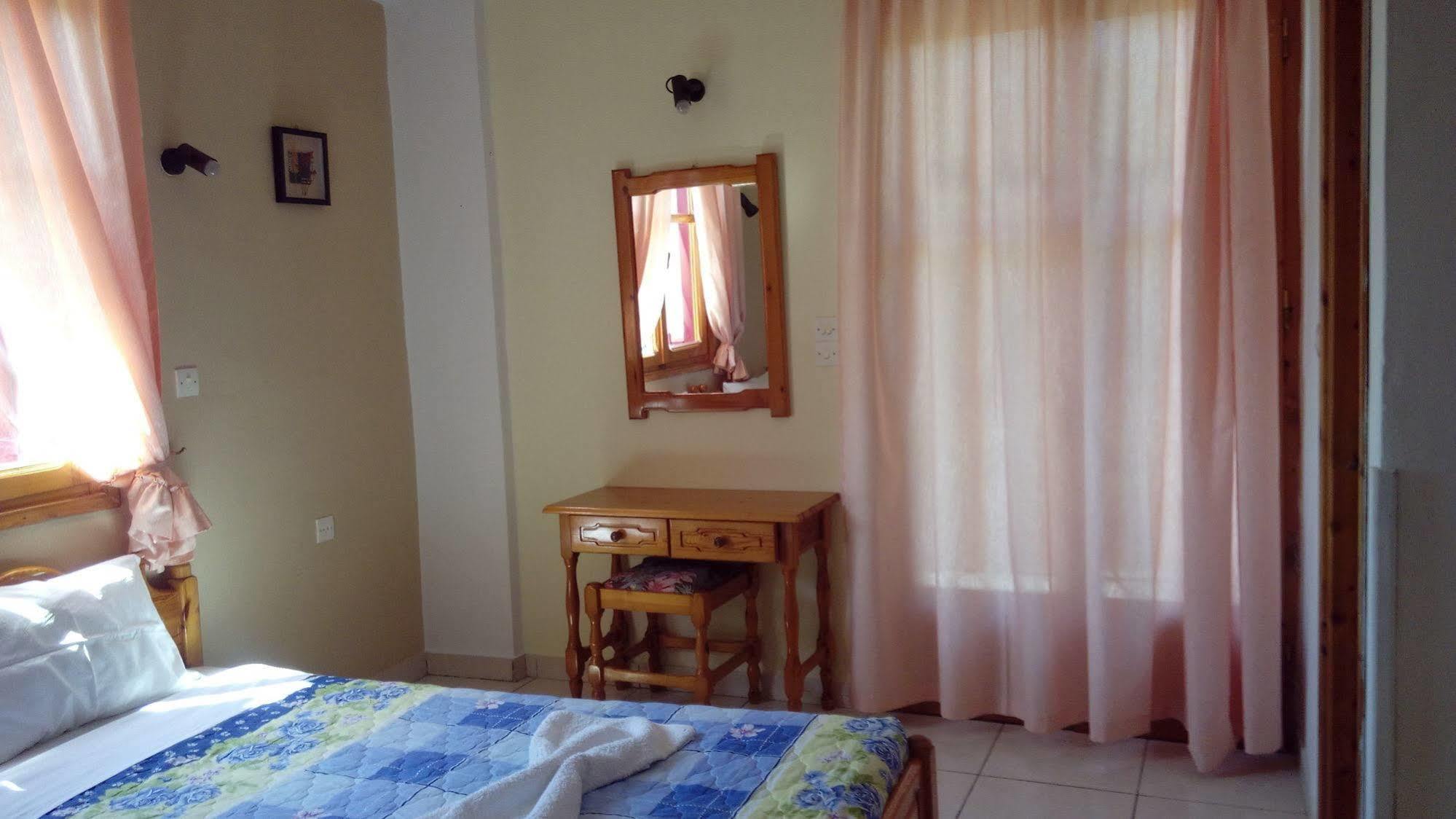 Aparthotel Anessis Cosmos Anaxos Exteriér fotografie