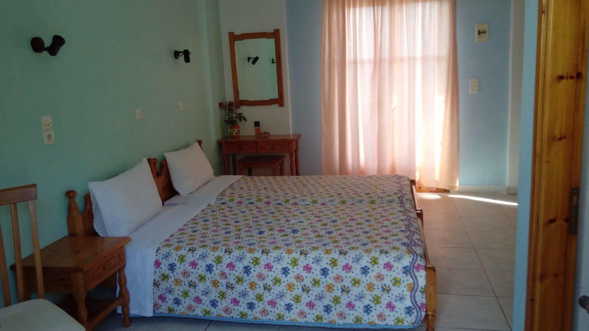 Aparthotel Anessis Cosmos Anaxos Exteriér fotografie